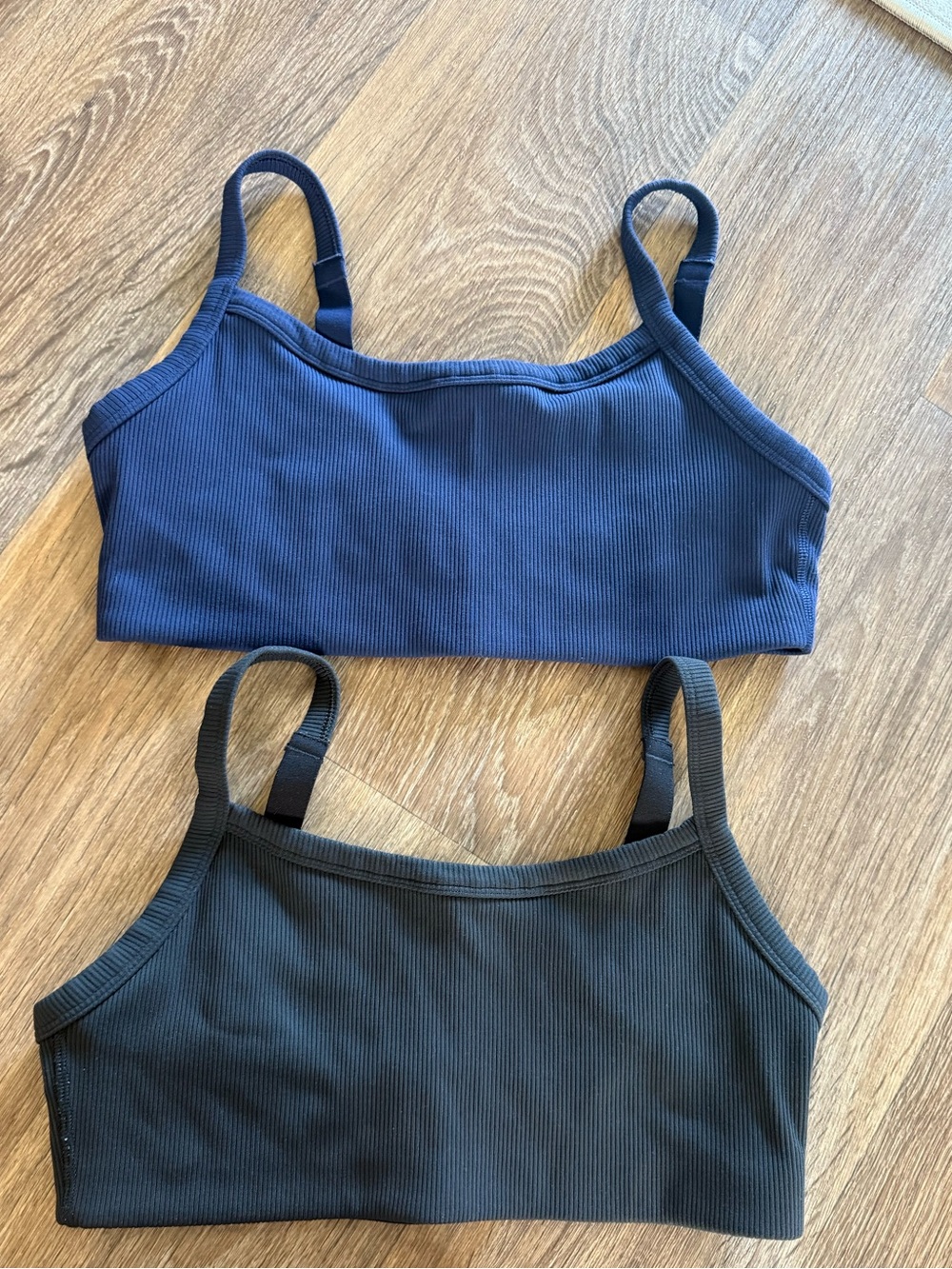 Aerie Set of Two Matching Sports Bras Size Medium Black and Navy